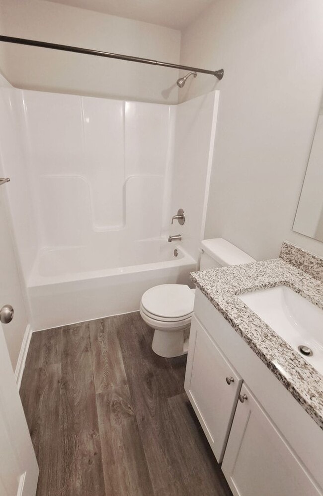 Building Photo - 4 Bed / 2-1/2 Bath Single Family Townhome w/1-Car Garage