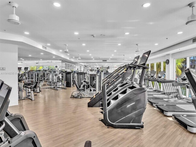 Building Photo - 3370 Hidden Bay Dr