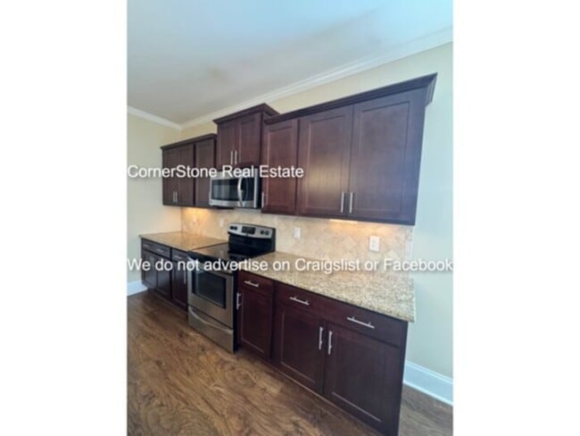 Building Photo - 547 Micahs Way N