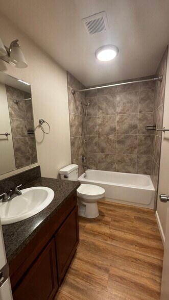Building Photo - 1352 Drake Dr
