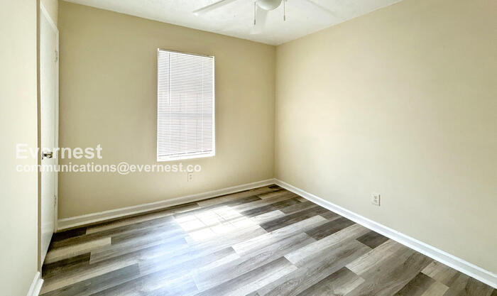 Building Photo - 1888 Singer Way