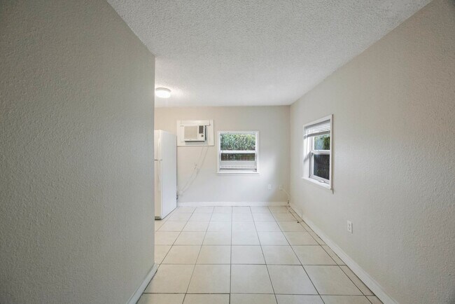 Building Photo - 4540 41st Ave N