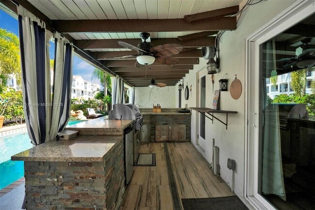 Building Photo - 812 Chukker Rd