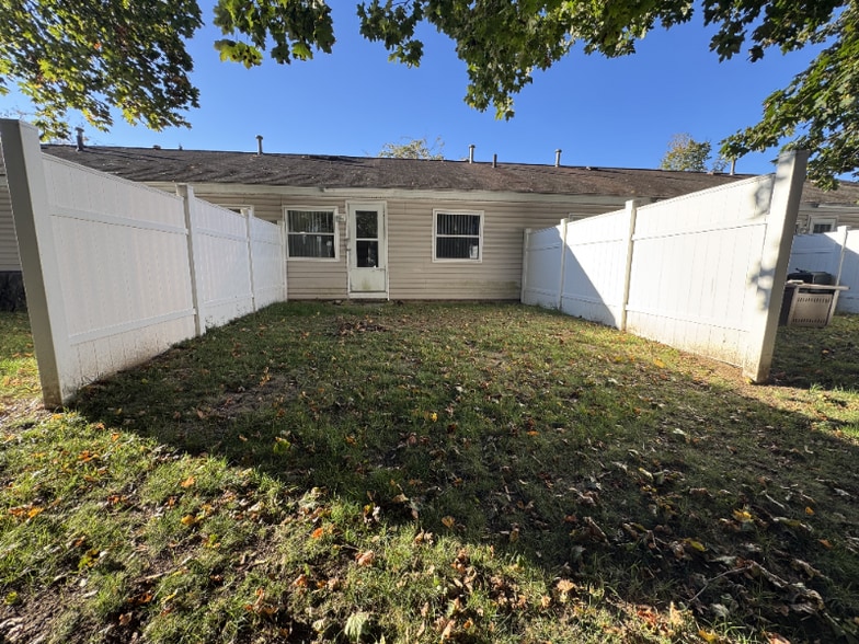 Building Photo - 11 Madison Ave