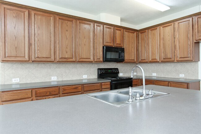 Building Photo - 6103 Menor Crest Dr