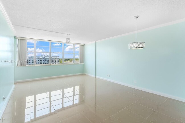 Building Photo - 2025 NE 164th St