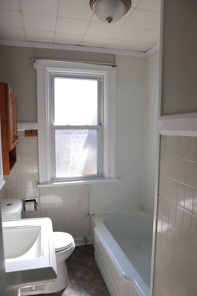 Continuation of second floor bathroom - 715 Clinton Pl