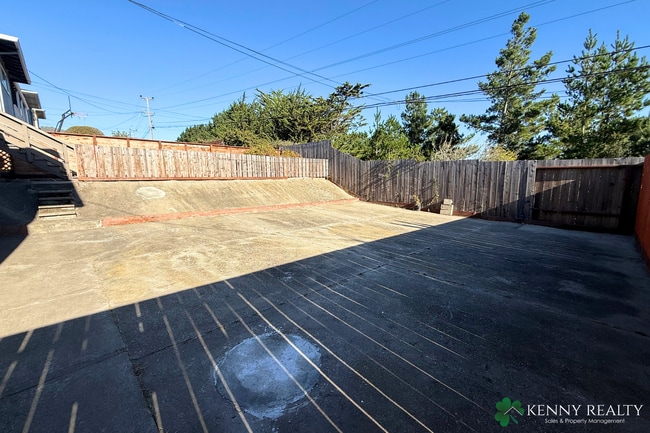 Building Photo - Bright and Spacious 3BD/3BA Home with Bonu...