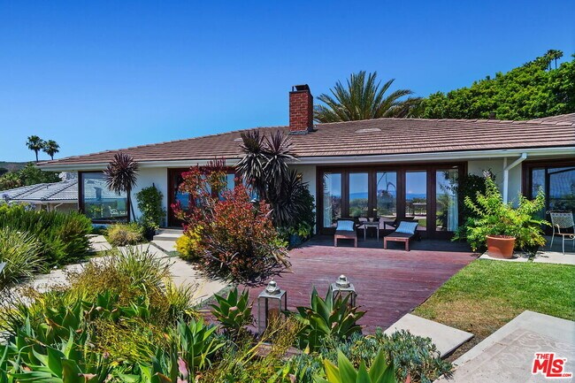 Building Photo - 1166 Las Pulgas Pl