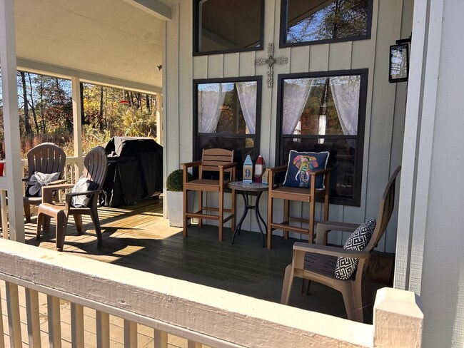 Building Photo - 348 Cozy Cove Hollow