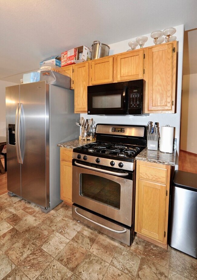 Building Photo - Hayden Rancher with RV parking