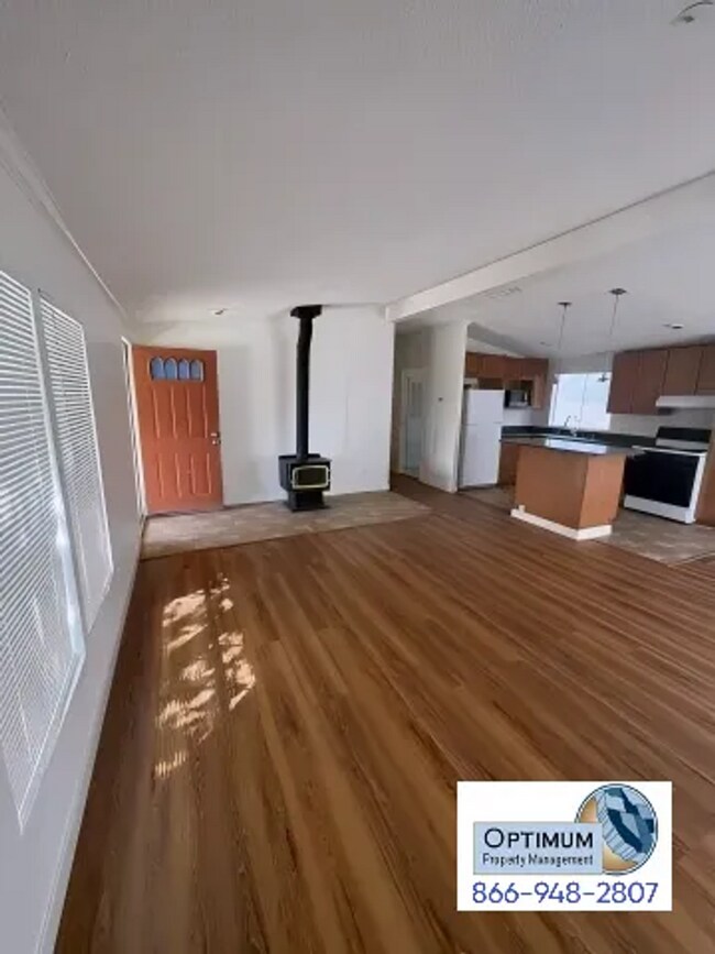 Building Photo - Fully Remodeled 3BD/2BA Home on Spacious Lot