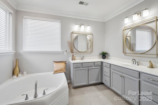 Building Photo - 188 Sweet Briar Dr