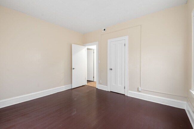 Building Photo - 874 Whitcomb Rd