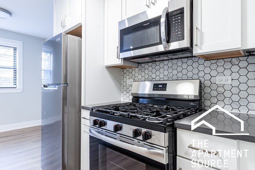 Building Photo - 540 W Aldine Ave