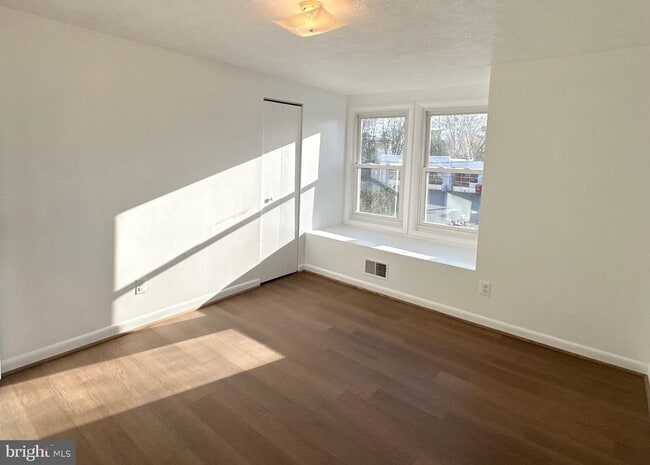 Building Photo - 626 Maryland Ave