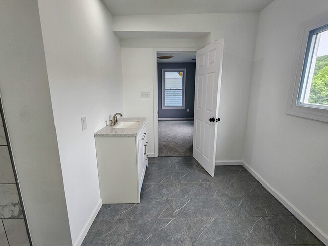 Building Photo - 539 Marie Ave
