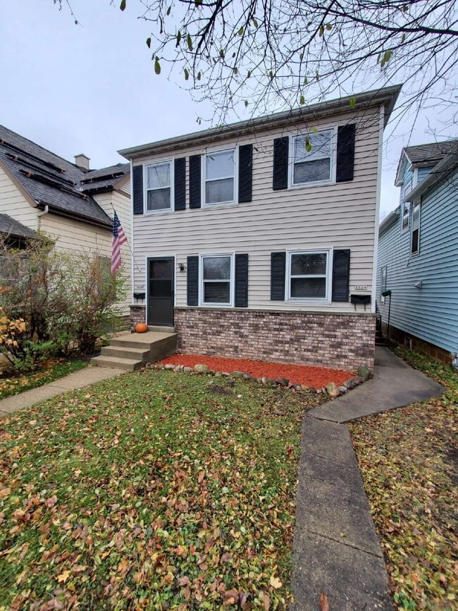 Building Photo - 1112 S 62nd St