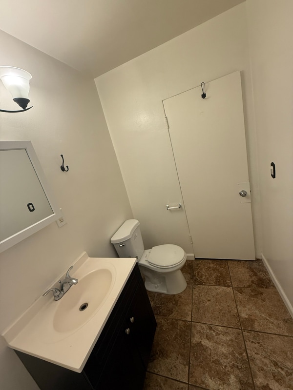 Building Photo - 421 E Cedar Ave