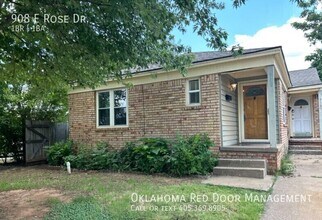 Building Photo - 908 E Rose Dr