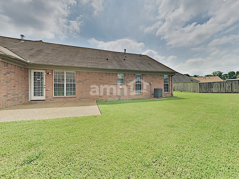 Building Photo - 5961 Appian Way Cv