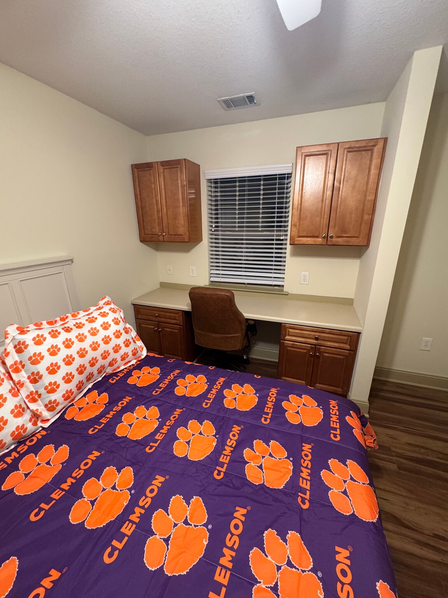 Building Photo - 1613 Muscovy Way