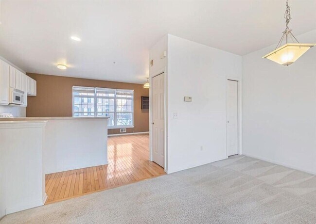 Building Photo - 526 Cherry Orchard Rd