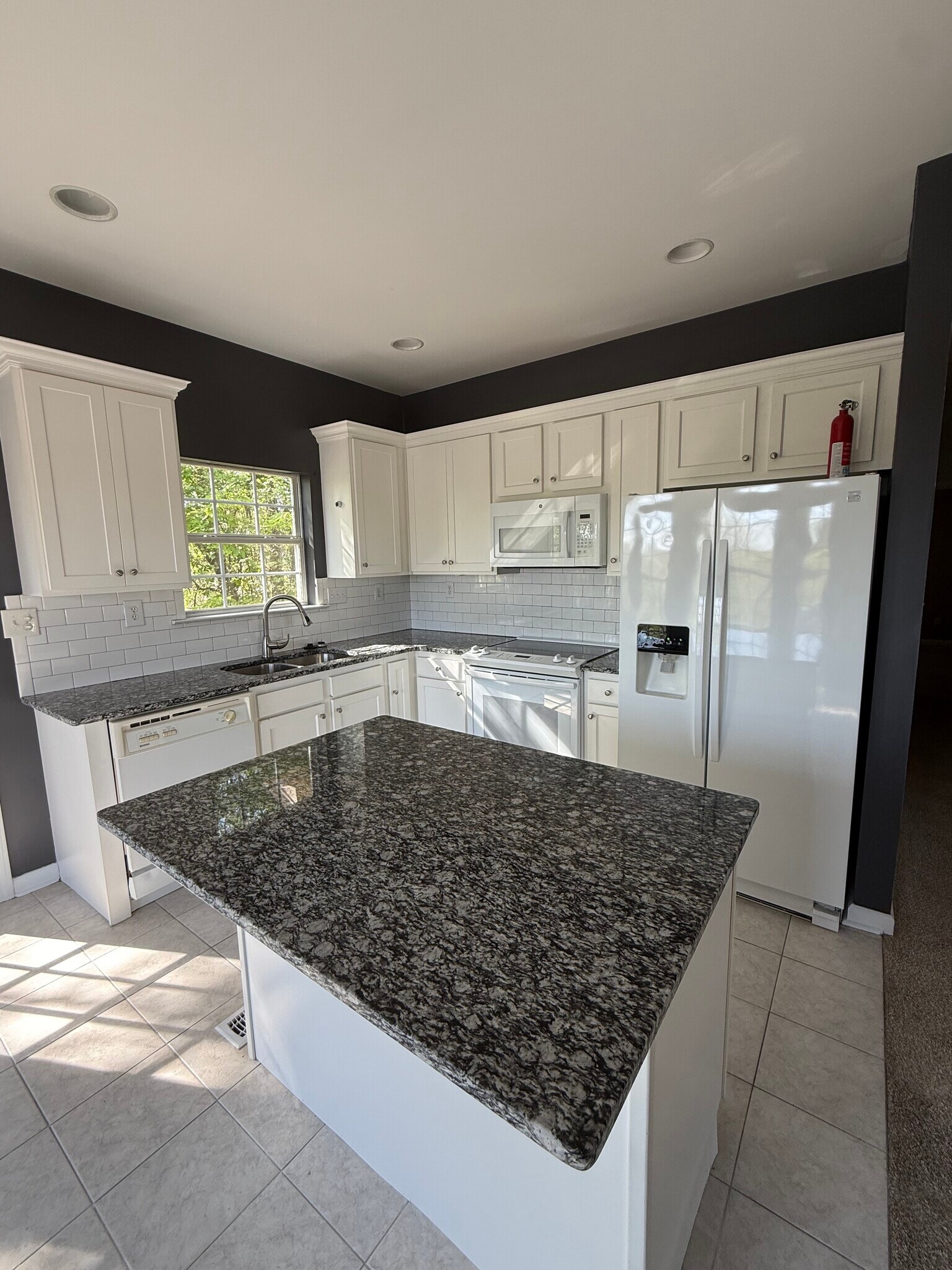 Building Photo - 2722 Wellington Dr