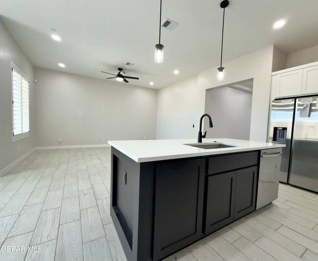 Building Photo - 15372 Imagine Dr