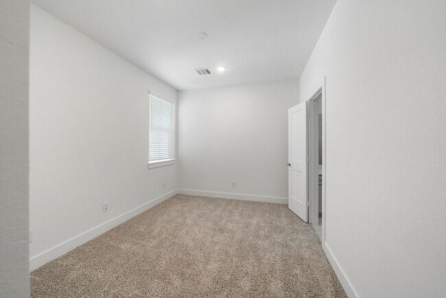 Building Photo - 12762 Grayson County Dr