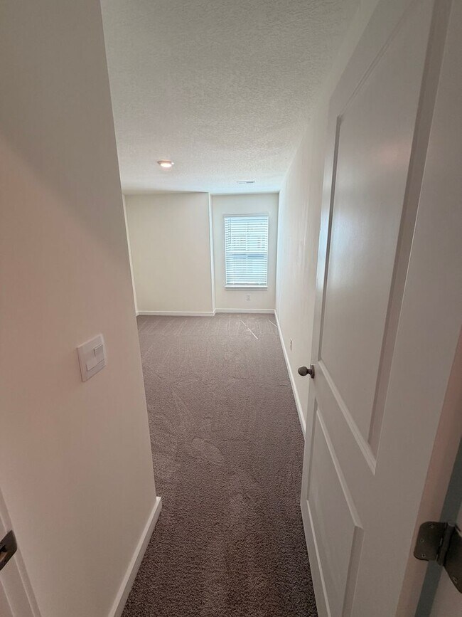 Building Photo - 7033 Randleman Dr