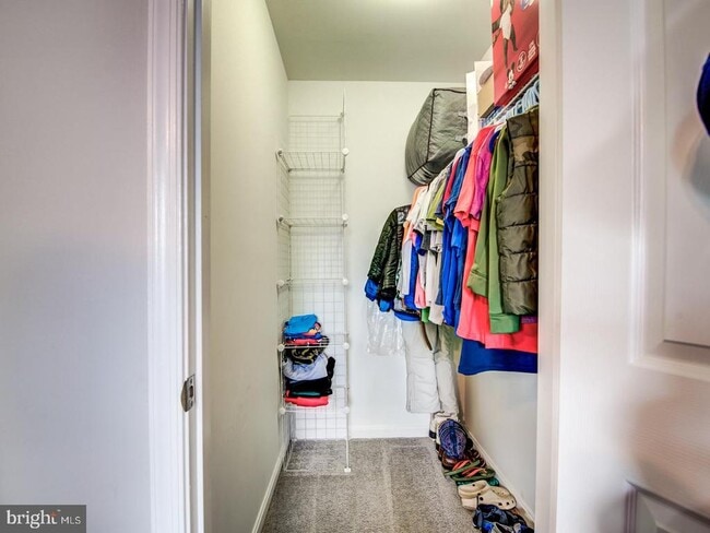 Building Photo - 15744 Beau Ridge Dr