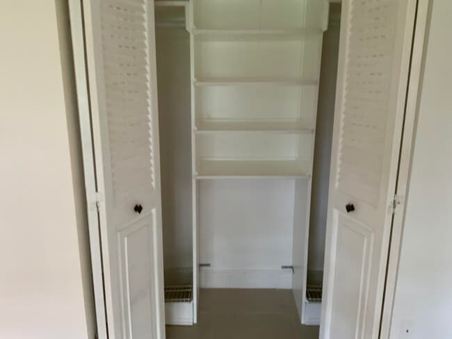 Building Photo - 223 Fanshaw F