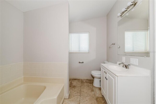 Building Photo - 5111 22nd St Ct E