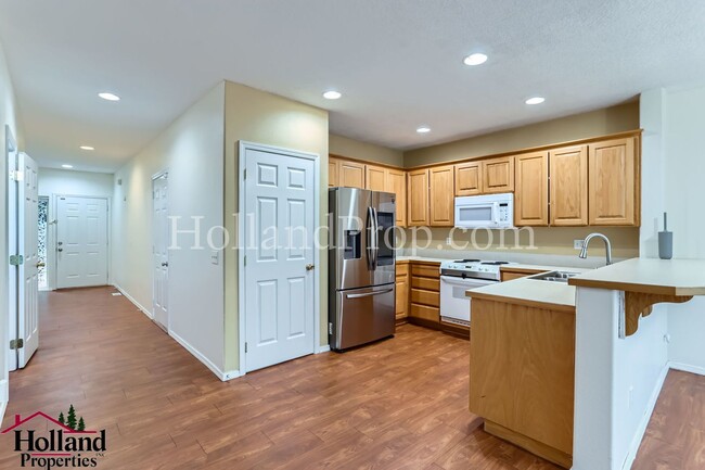 Building Photo - Beautiful 3-Bedroom Home in Hillsboro – Pr...