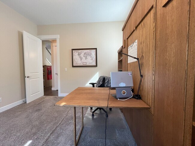 Building Photo - Expansive 4-Bedroom Home with Office, Ente...