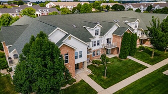 Building Photo - Hunter's Creek