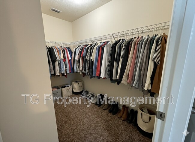 Building Photo - 15668 Palfrey Chase Dr