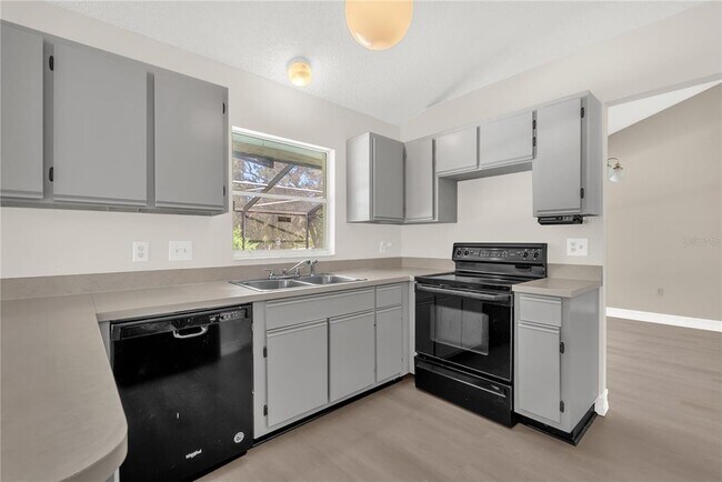 Building Photo - 5237 Macadamia Ct