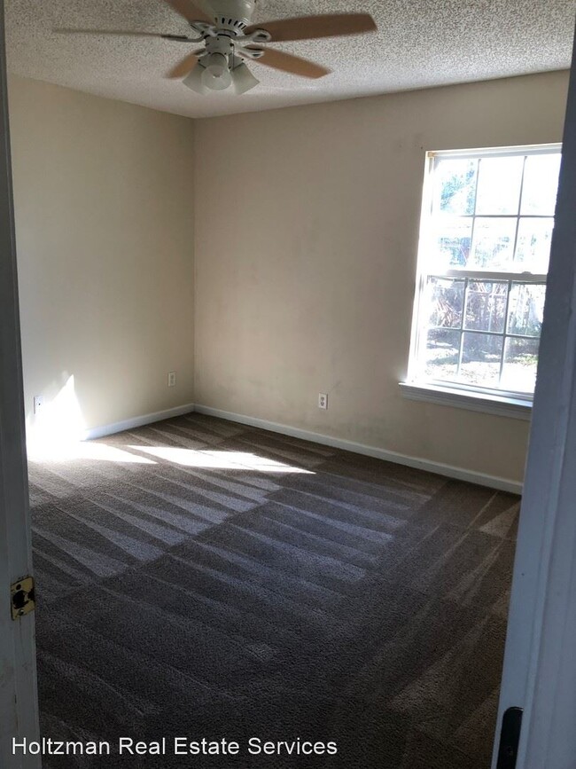 Building Photo - 65 Twin Oaks