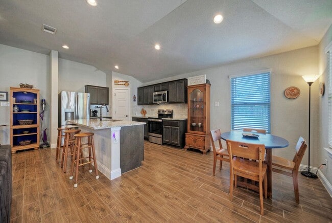 Building Photo - 21707 Crystal Way