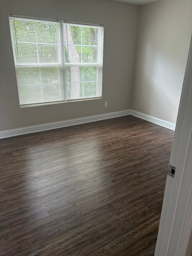 Building Photo - New Units Hillsboro