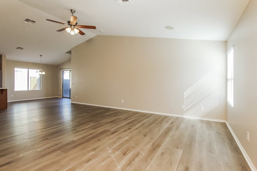 Building Photo - 12056 W Caribbean Ln