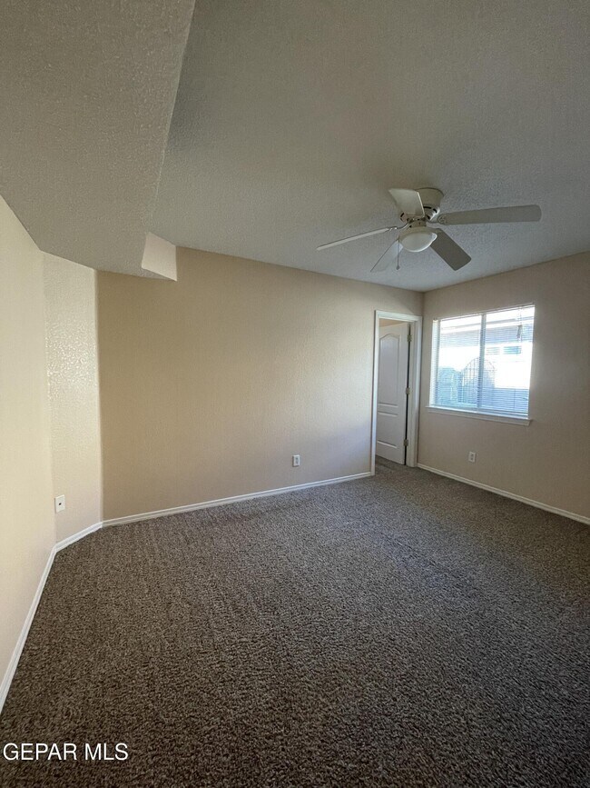 Building Photo - 3425 Scarlet Point Dr