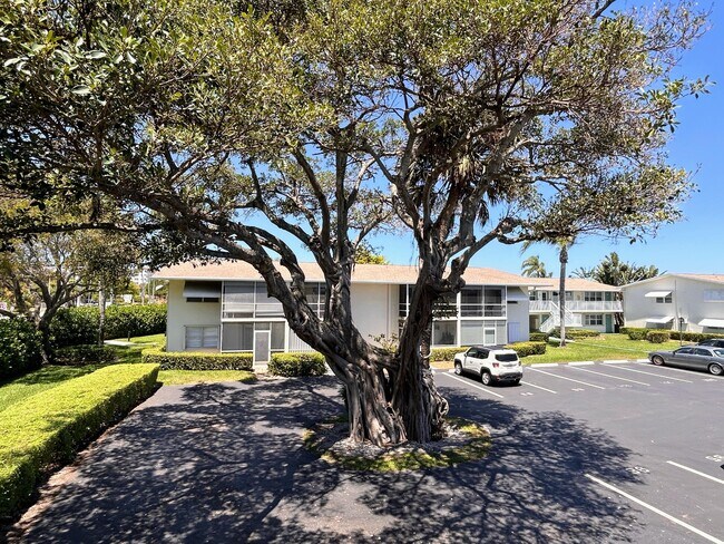 Building Photo - 620 Horizon W