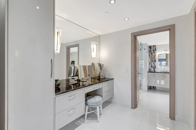 Building Photo - 4301 N Ocean Blvd