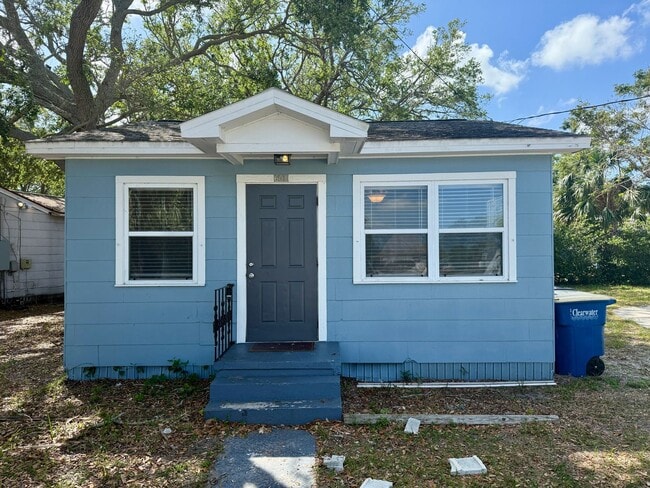 Primary Photo - Beautiful 3/1 in Clearwater Available Now!