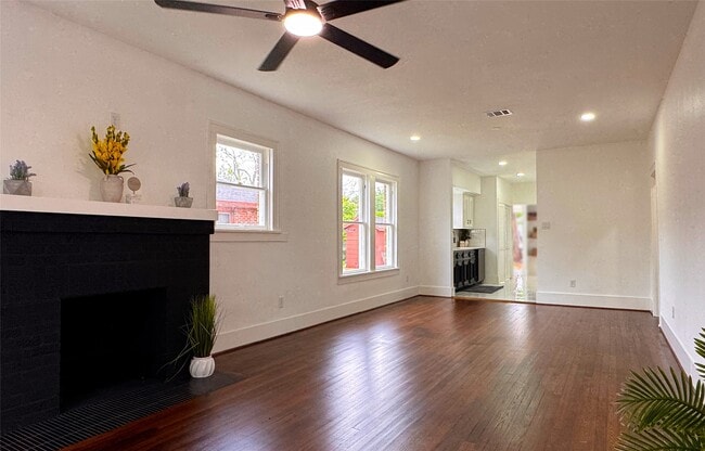 Building Photo - 1569 Elliott St