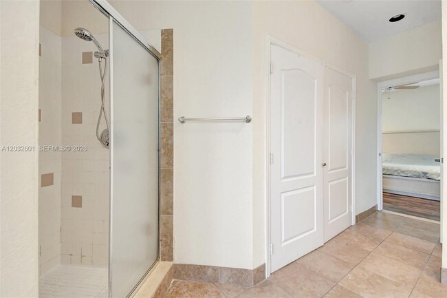 Building Photo - 16339 Malibu Dr