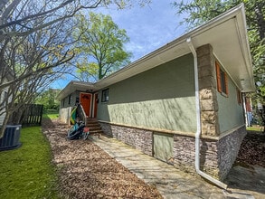 Building Photo - 1332 Eubanks Ave